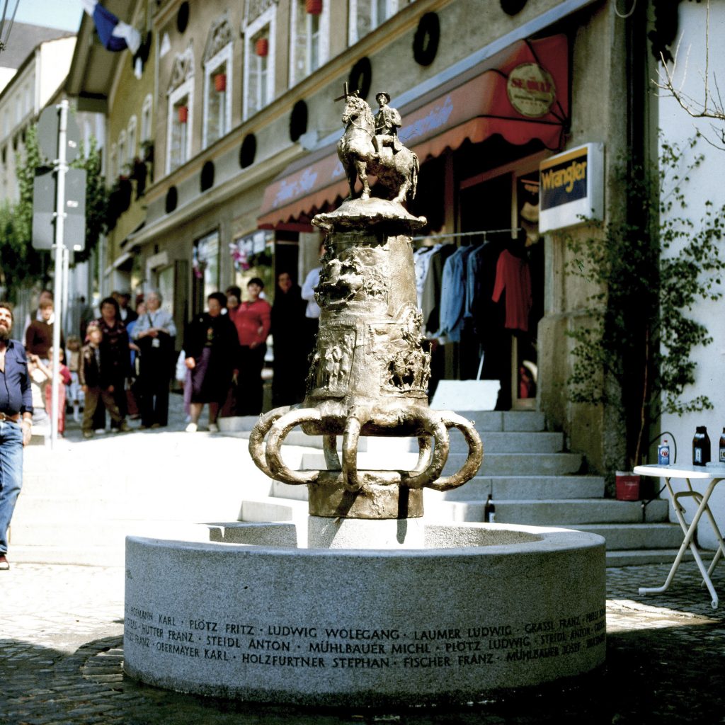 Pfingstreiter Brunnen 1985